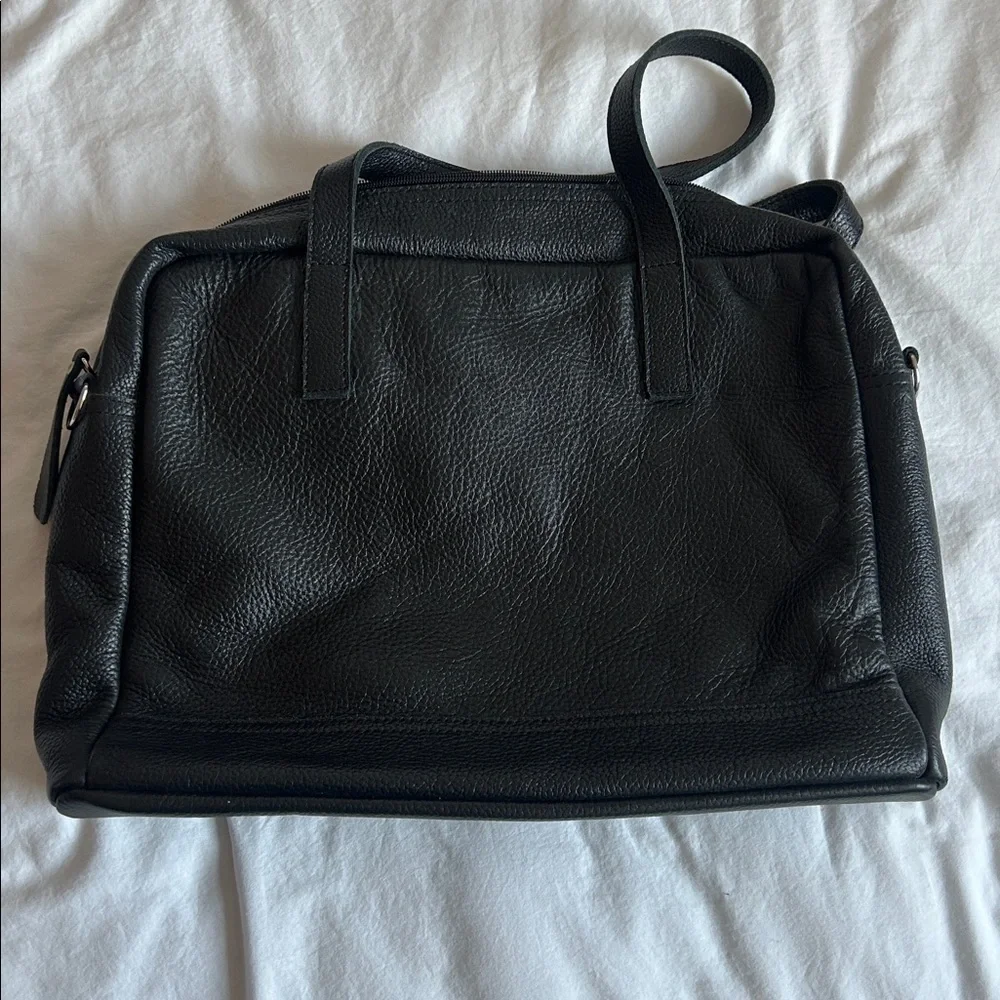 N/A black leather